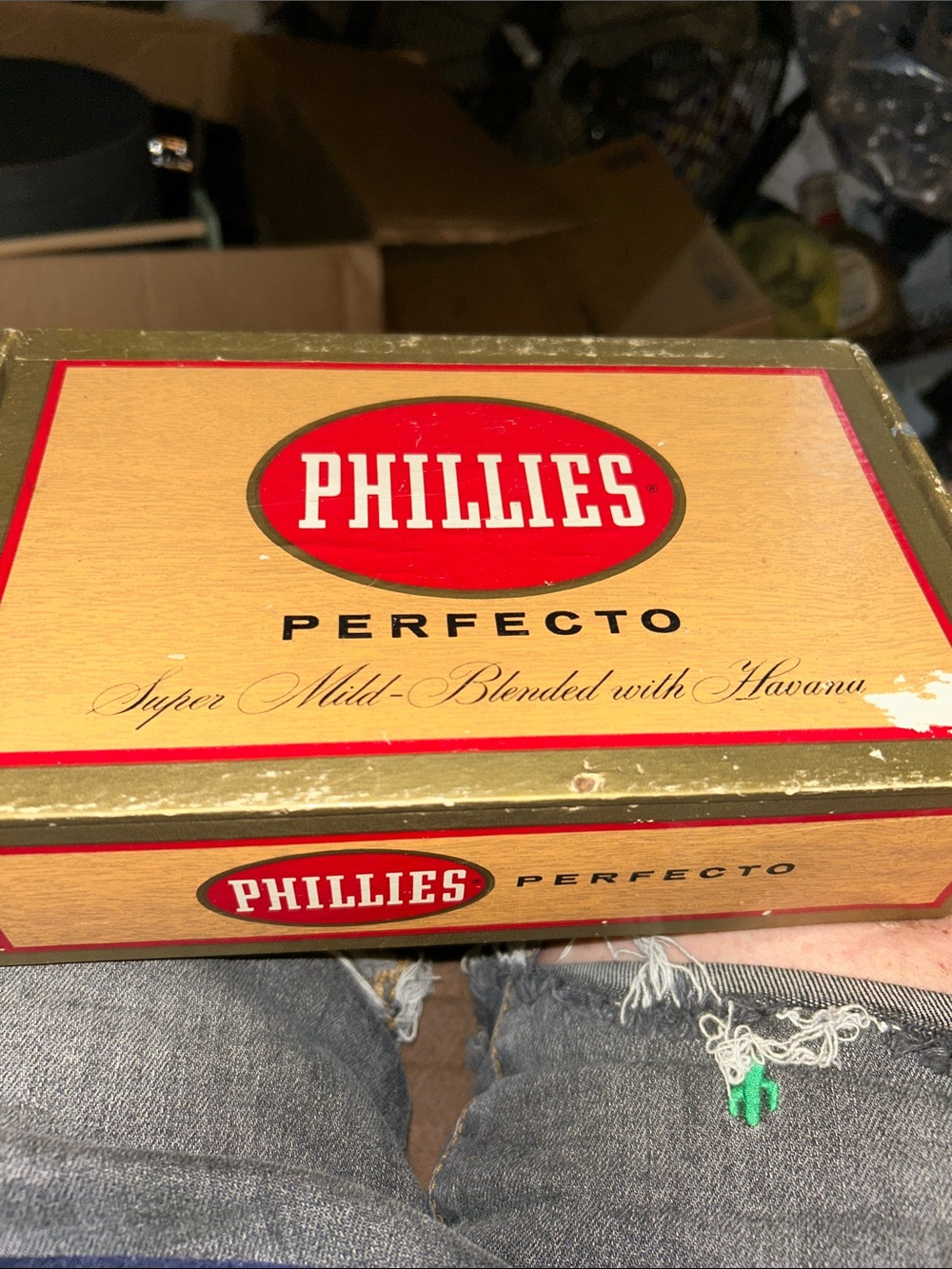 Phillies Perfecto Cigar Box - Red & Gold Accent